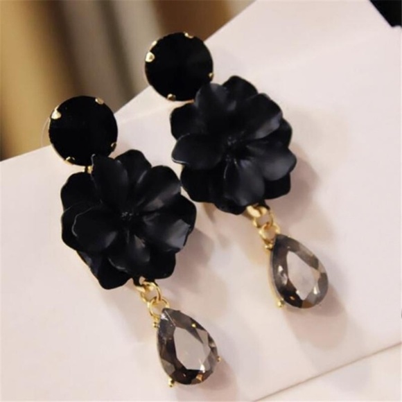 2 for $30 Floral and Rhinestone Earring - Picture 1 of 2
